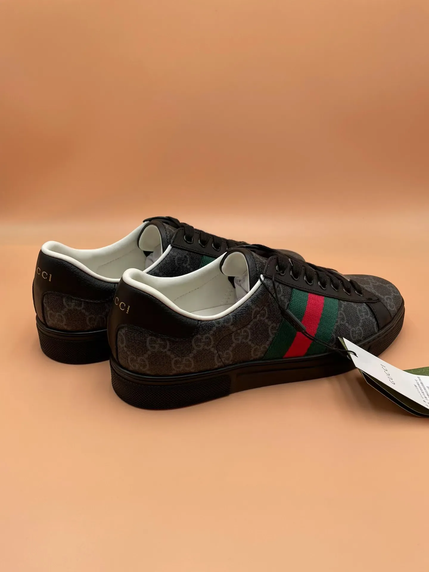Men's Men's Shoes Men's Men's 💰380 new men's shoes GUCCI [Lightning] latest shoes shipped. Original quality, fashionable, made of special materials, sheepskin lining, brand new packaging. The foot feels super comfortable and the workmanship is impeccable. Size: 38-45